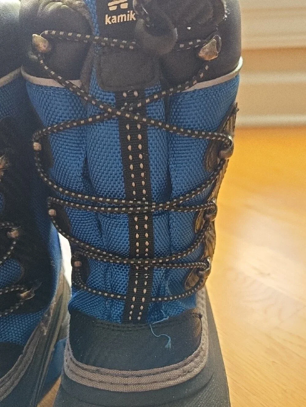 Kamik Luke 3 Kids Blue and Black Insulated Snow Boots Size 5 Big Boys